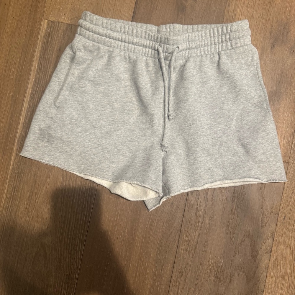 Aritzia TNA Heather Gray CozyAF Fleece Shorts Size Small